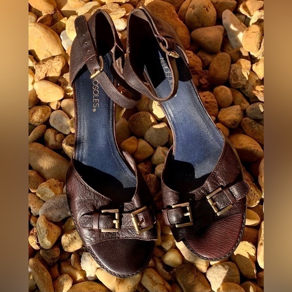 Vintage Aerosole Leather High Heeled Ankle Strap Sandals with Stacked Heel - Picture 6 of 10